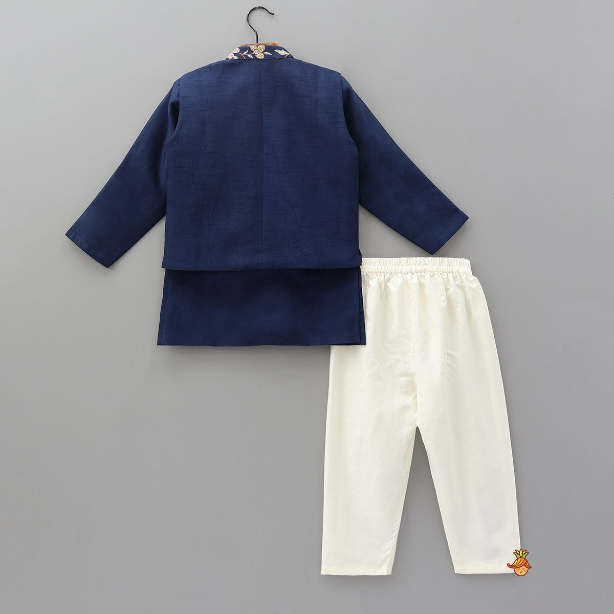 Pre Order: Ethnic Kurta With Thread Embroidered Jacket And Pyjama