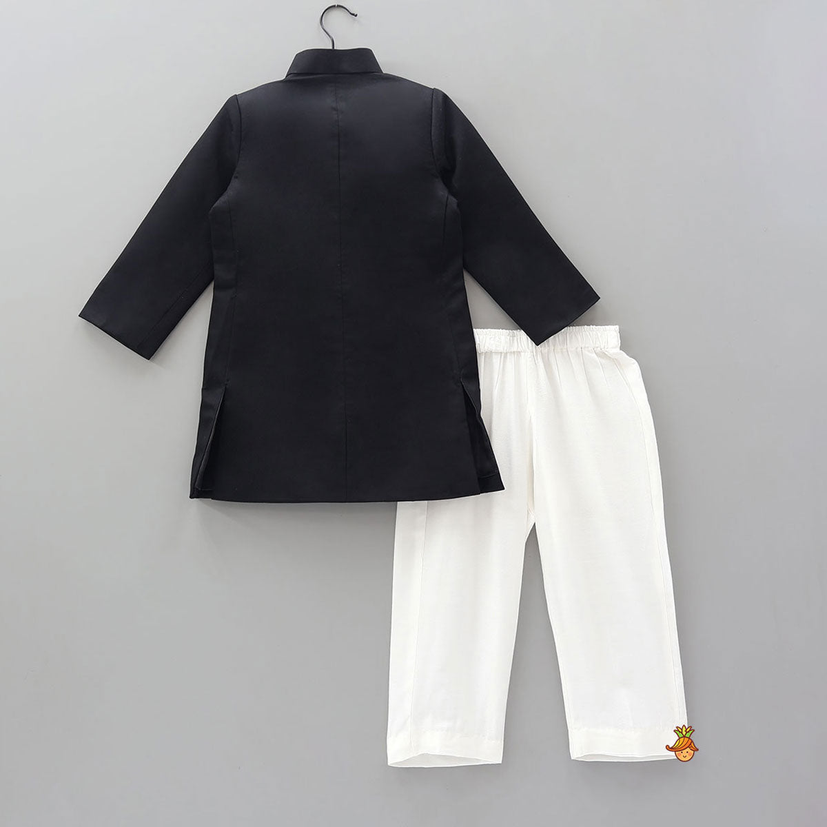 Pre Order: Elegant Front Open Sherwani And Pyjama