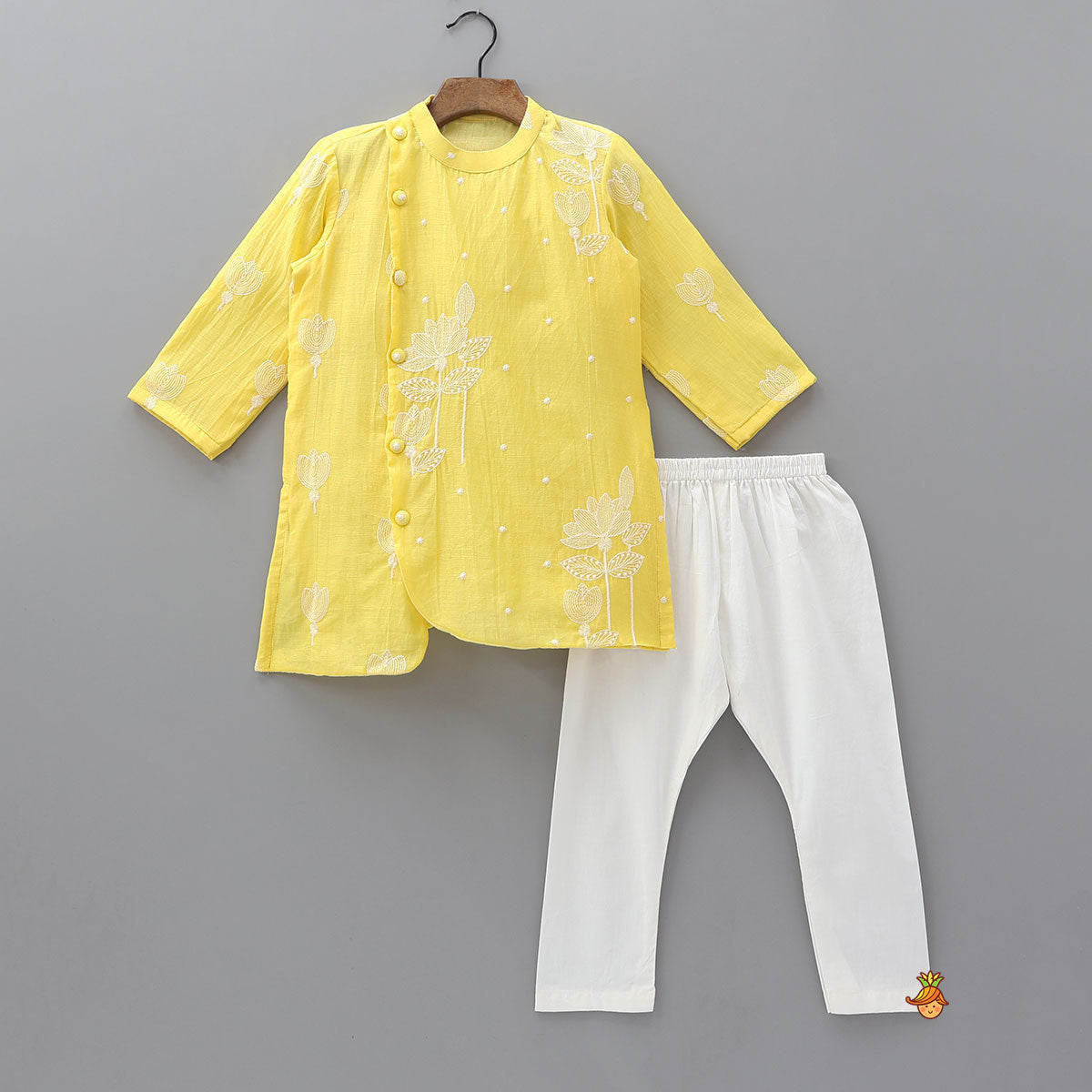 Pre Order: Asymmetric Ethnic Kurta And Pyjama