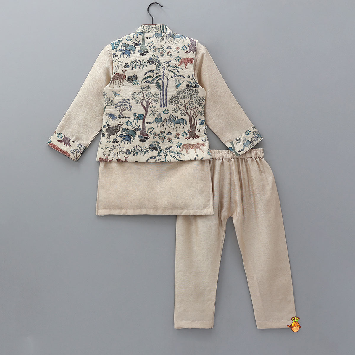 Pre Order: Ethnic Kurta With Animal Motif Jacket And Pyjama