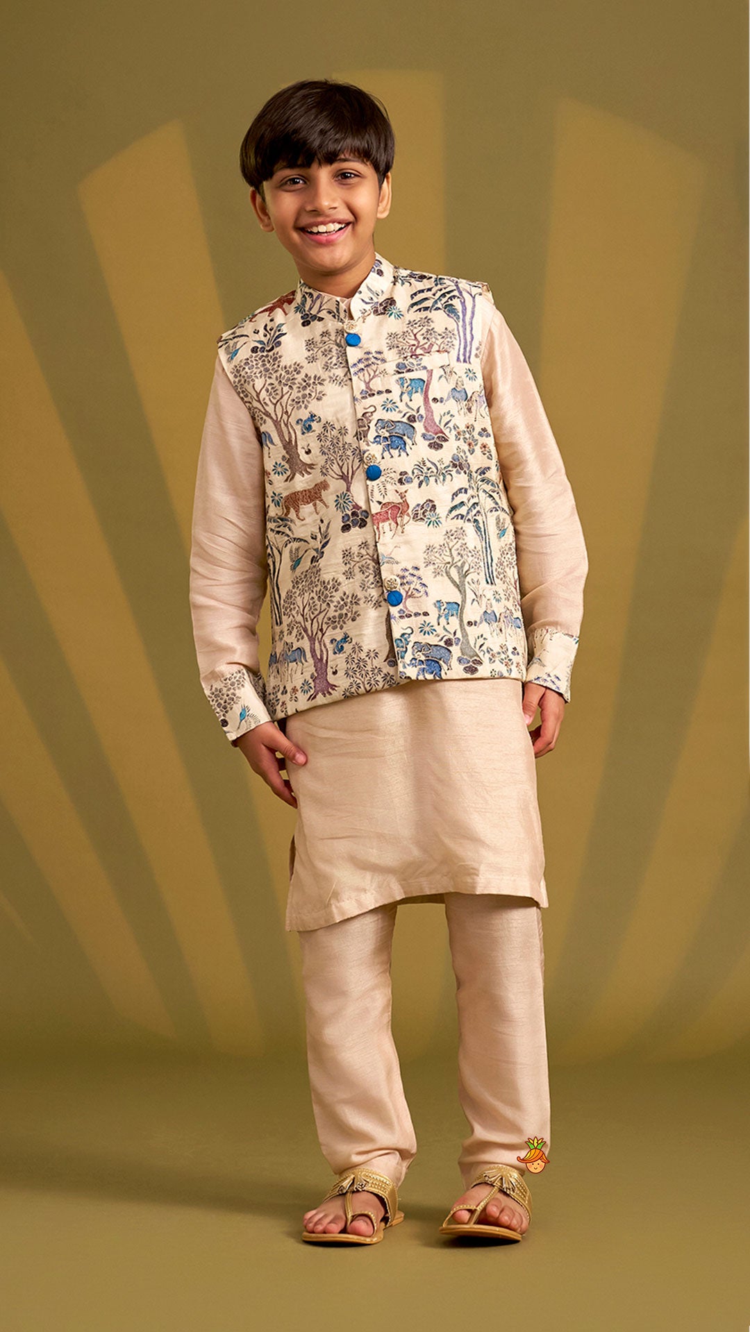 Pre Order: Ethnic Kurta With Animal Motif Jacket And Pyjama