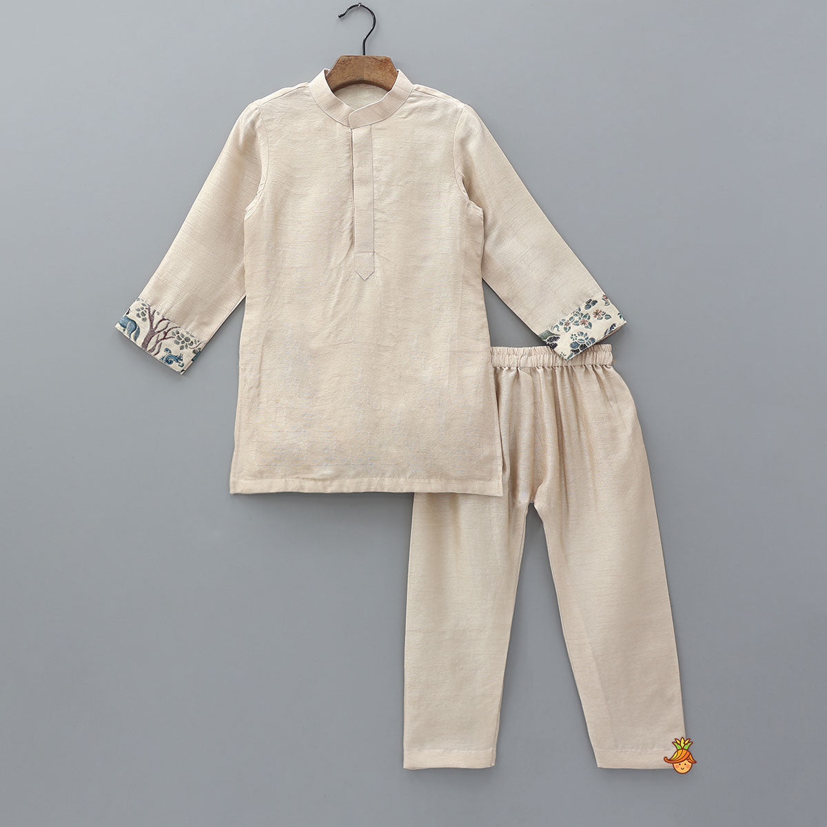 Pre Order: Ethnic Kurta With Animal Motif Jacket And Pyjama