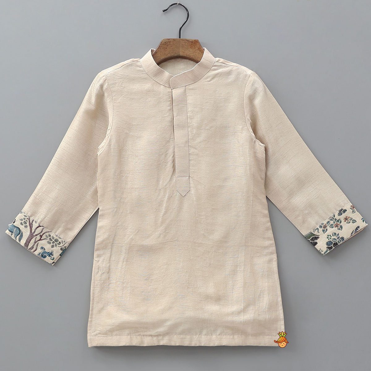 Pre Order: Ethnic Kurta With Animal Motif Jacket And Pyjama