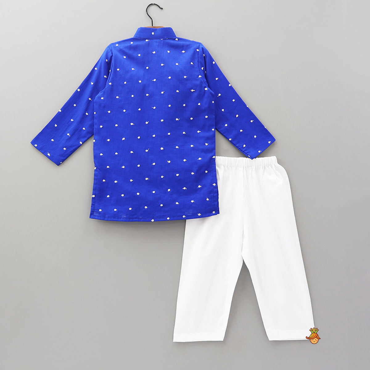 Pre Order: Booti Thread Embroidered Kurta And Pyjama