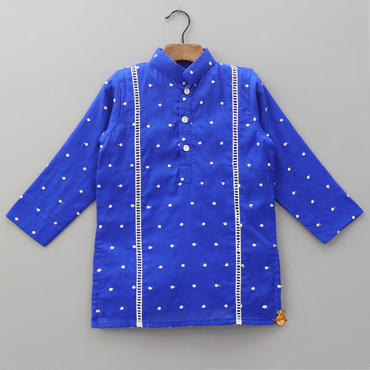 Pre Order: Booti Thread Embroidered Kurta And Pyjama