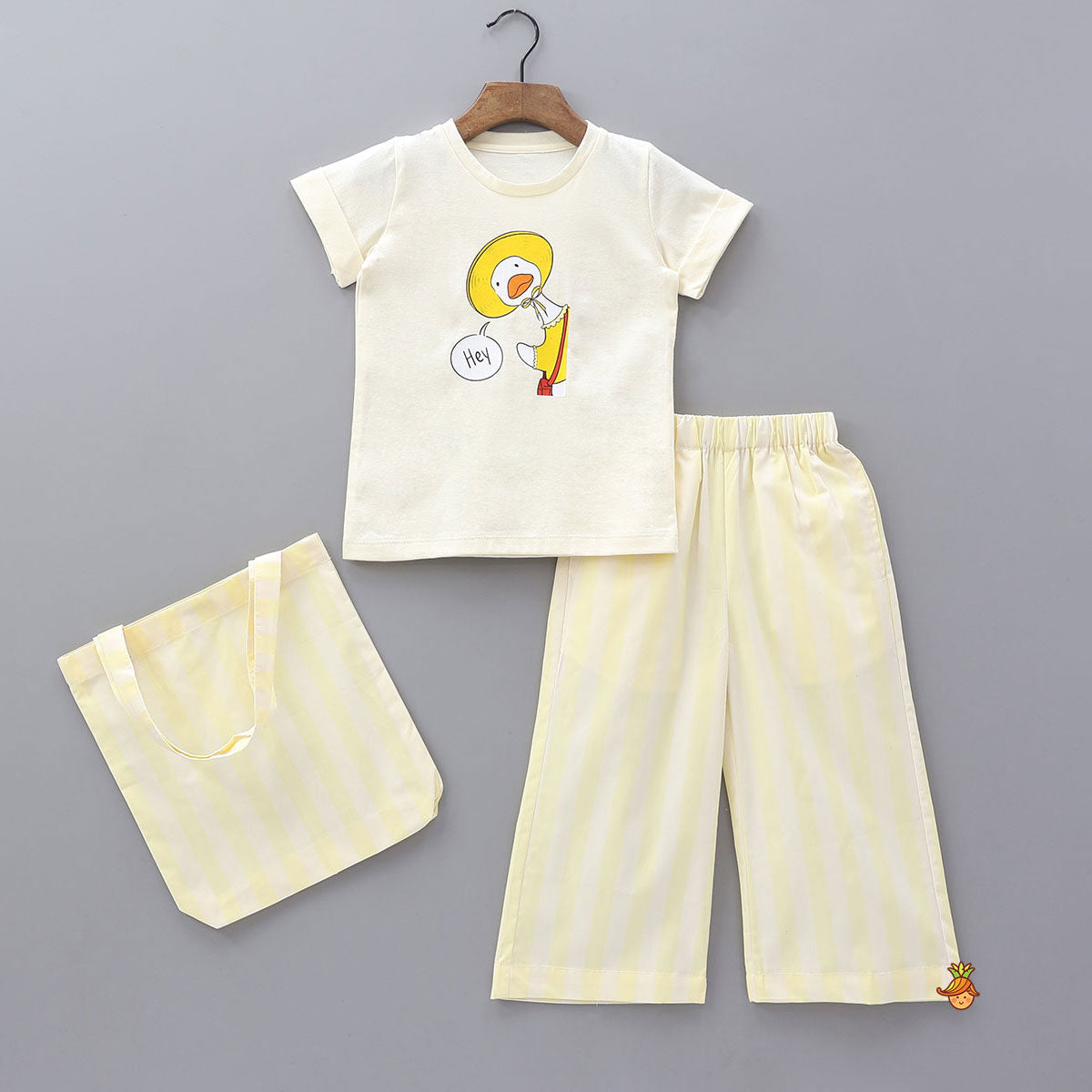 Duck Print Sleepwear With Matching Tote Bag