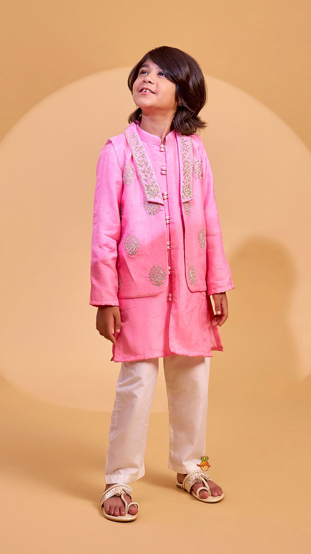 Pre Order: Loop Button Detail Kurta With Collar Neck Jacket And Pyjama