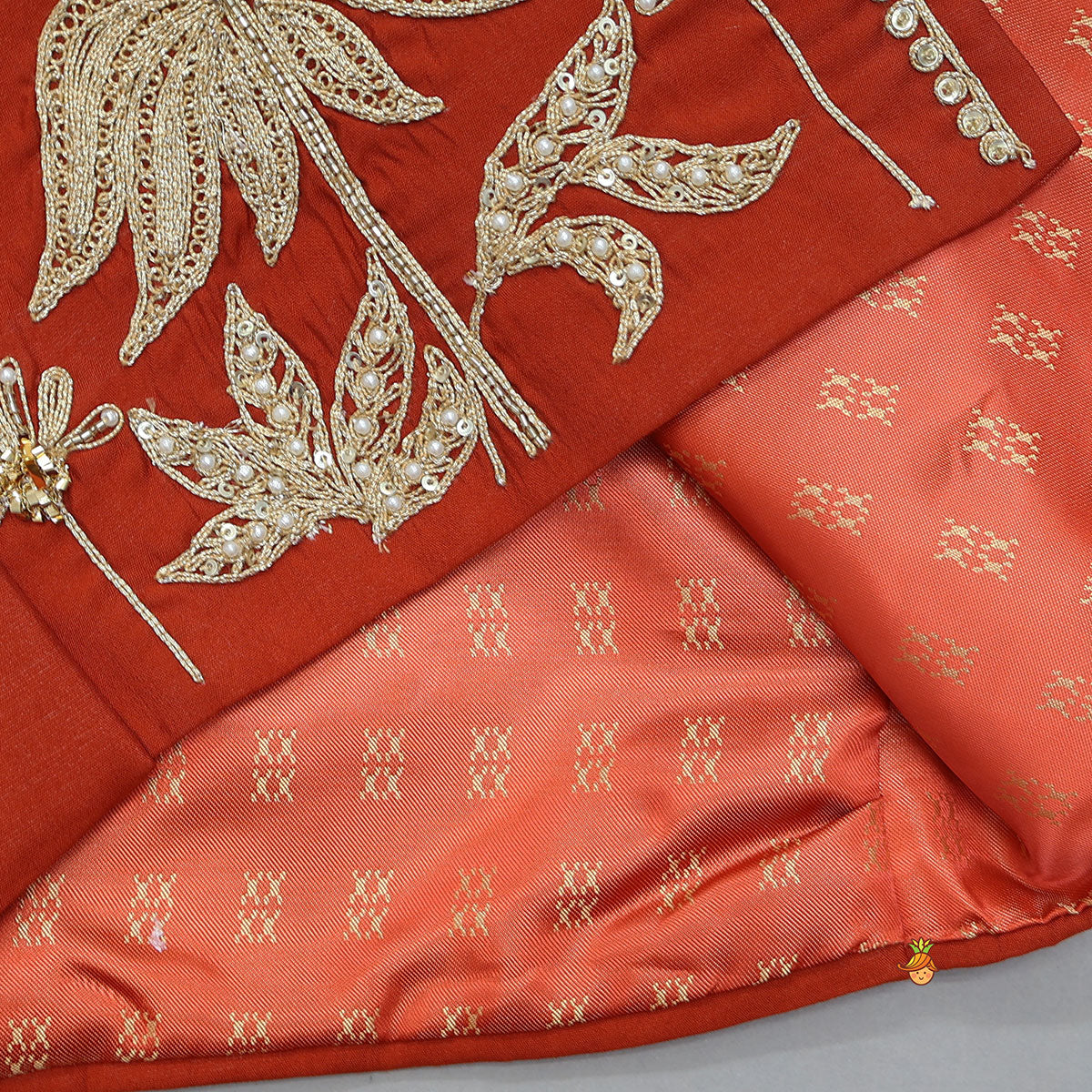 Pre Order: Ethnic Kurta With Front-Open Jacket And Churidar
