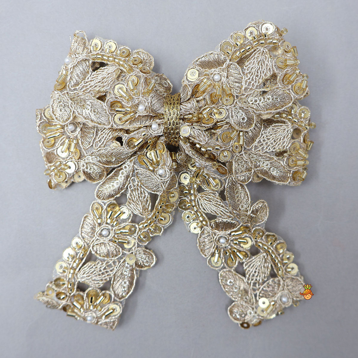 Embroidered Eye-Catching Lace Hair Clip