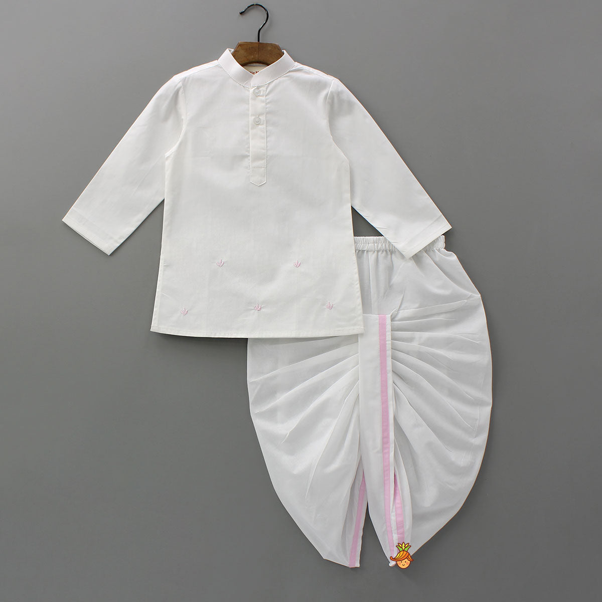 Booti Embroidered Kurta And Jacket With Dhoti
