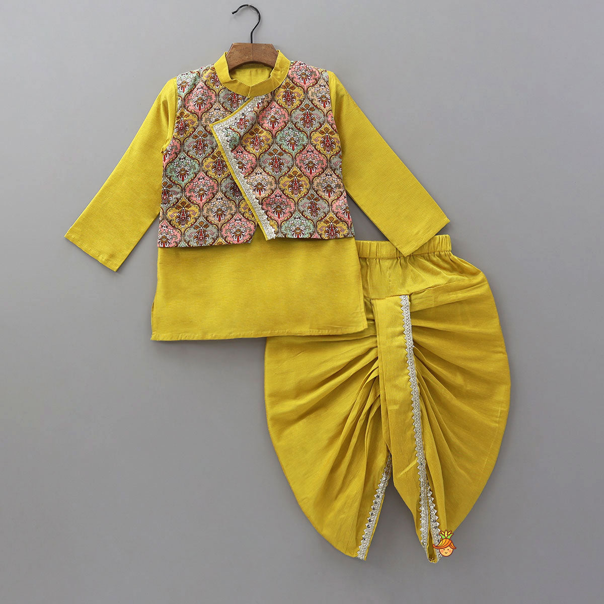 Pre Order: Kurta With Printed Attached Flap And Dhoti