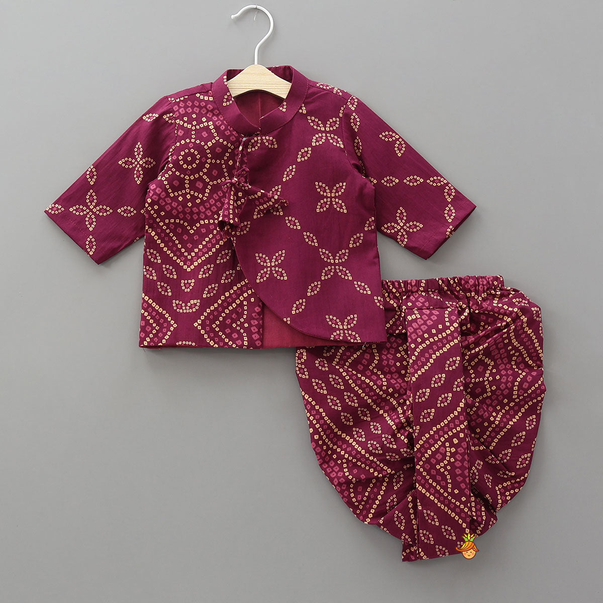 Bandhani Printed Kurta And Matching Dhoti With Cap And Booties
