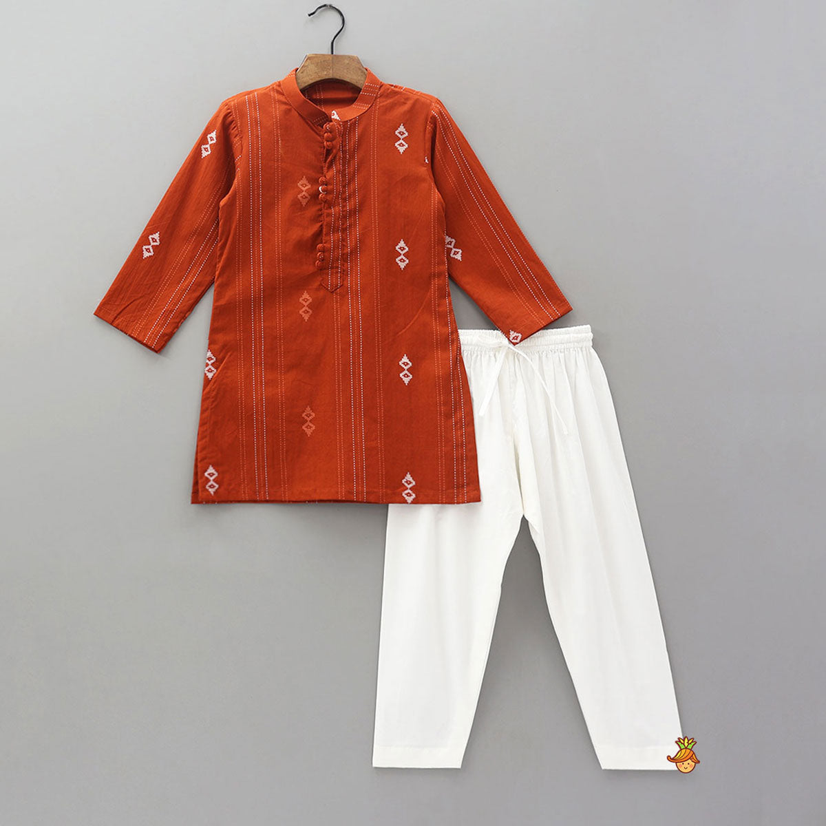 Pre Order: Front Placket Printed Ethnic Kurta And Pyjama