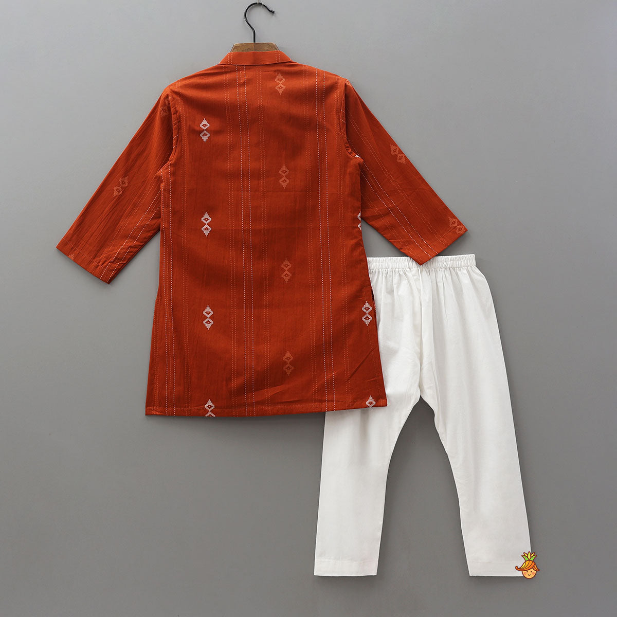 Pre Order: Front Placket Printed Ethnic Kurta And Pyjama