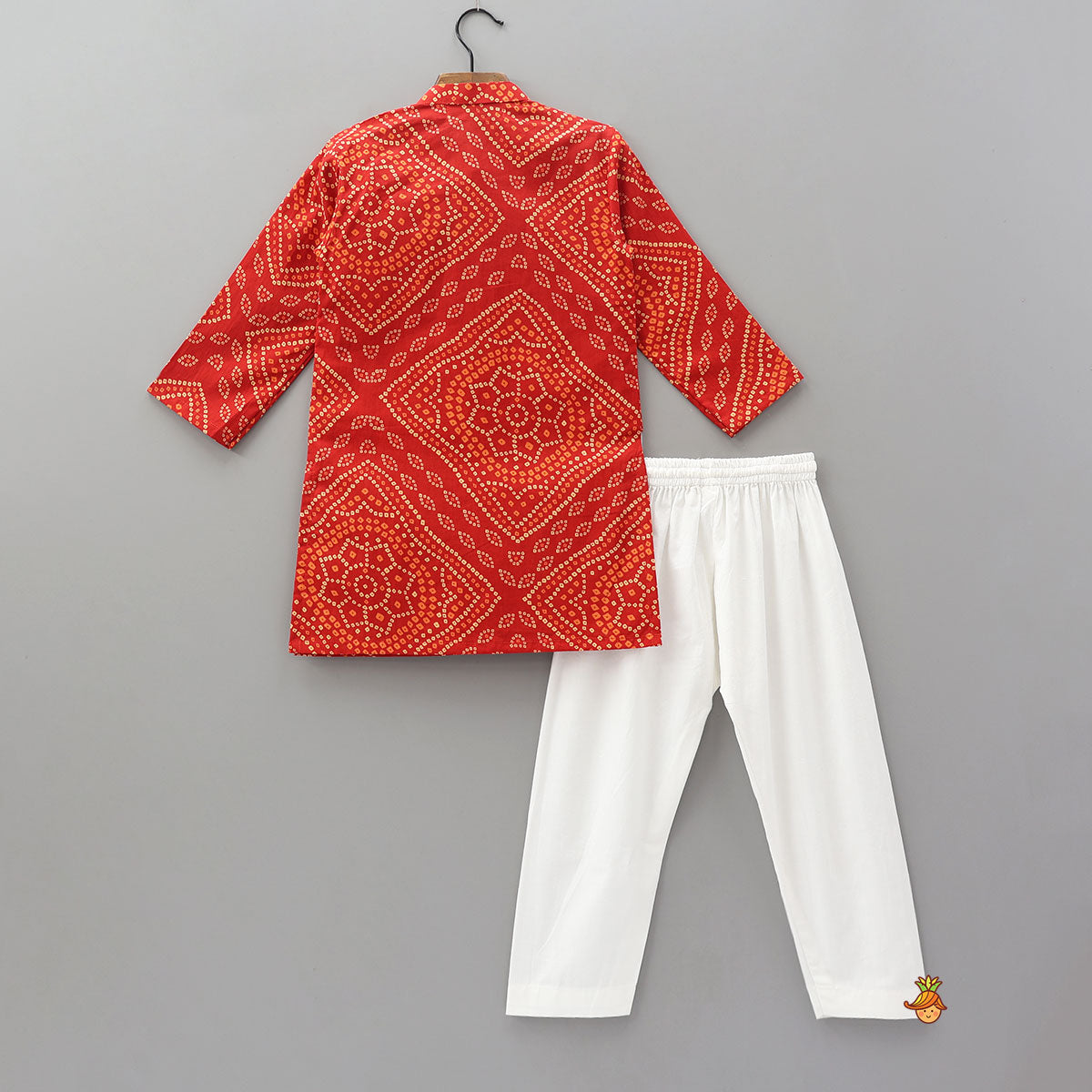 Pre Order: Bandhani Printed Kurta With Asymmetric Attached Jacket And Pyjama