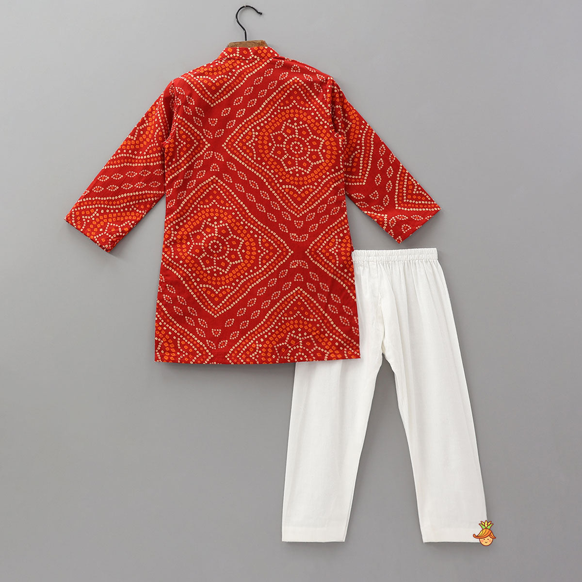 Pre Order: Asymmetric Jacket Style Bandhani Printed Kurta And Pyjama