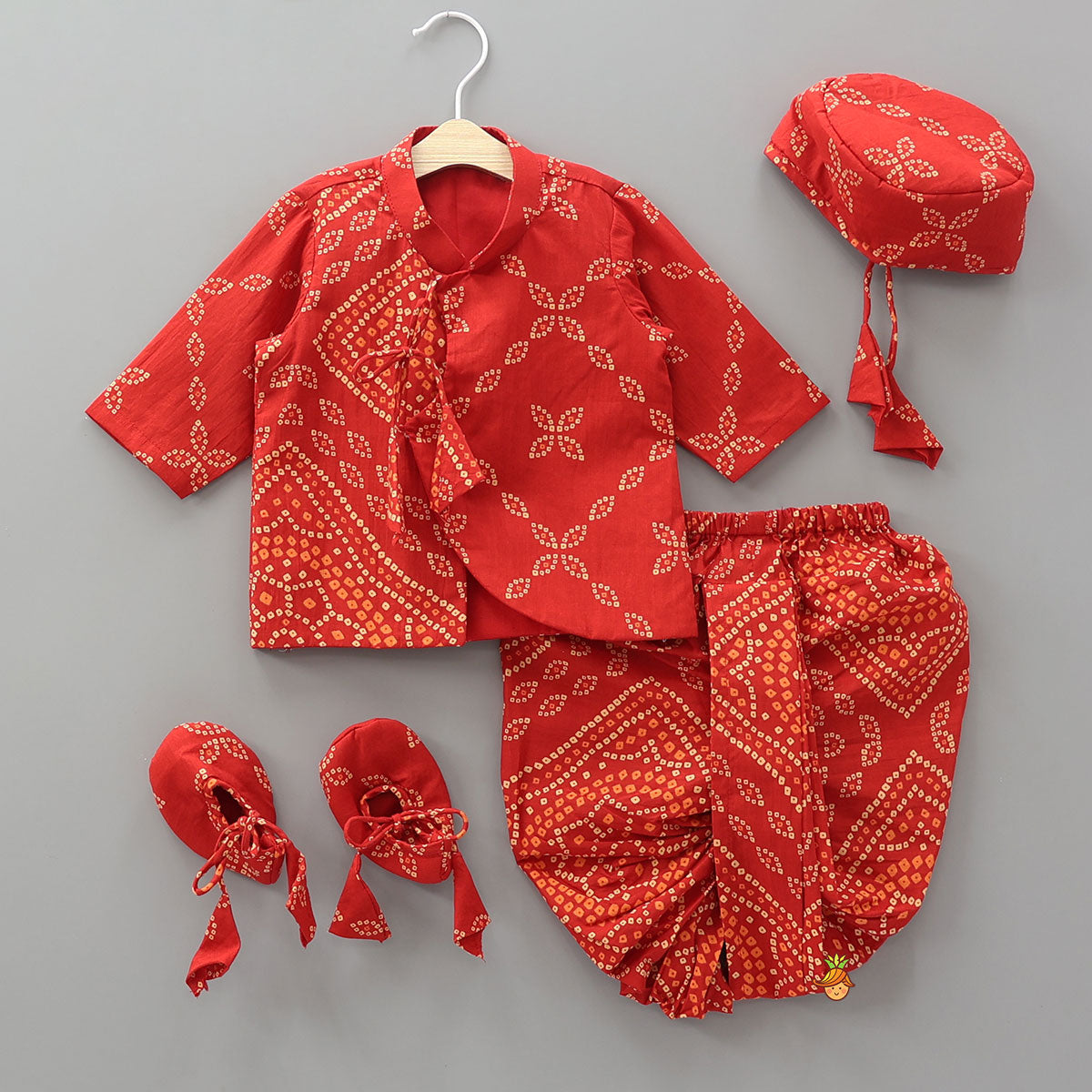Bandhani Printed Ethnic Kurta And Matching Dhoti With Cap And Booties