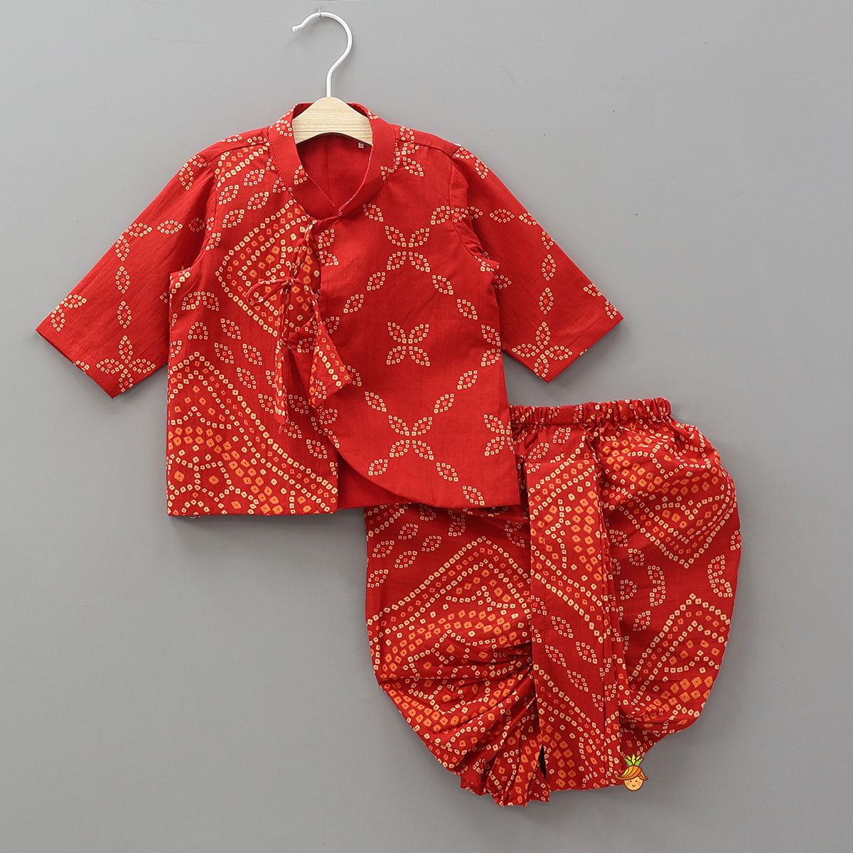 Bandhani Printed Ethnic Kurta And Matching Dhoti With Cap And Booties
