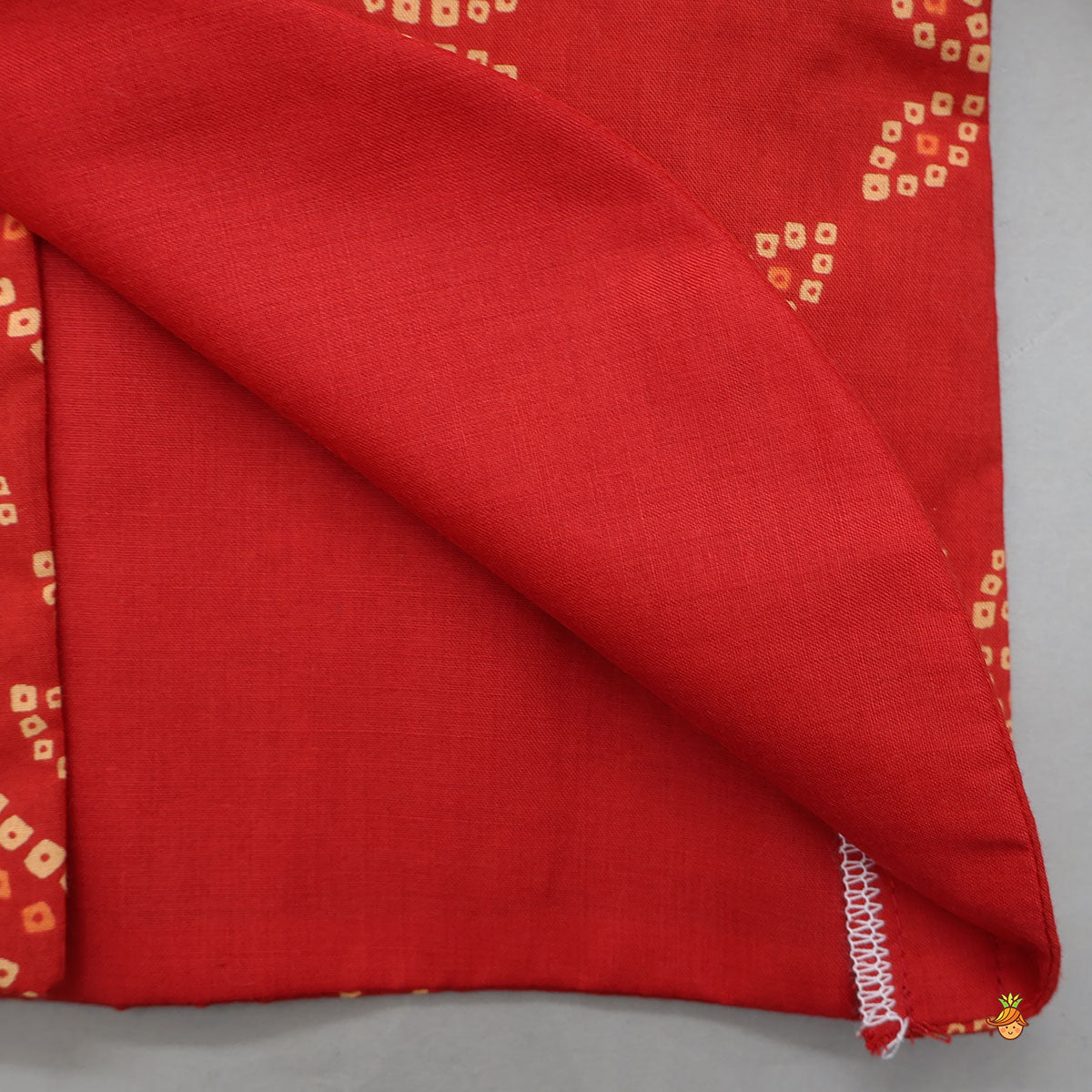 Bandhani Printed Ethnic Kurta And Matching Dhoti With Cap And Booties