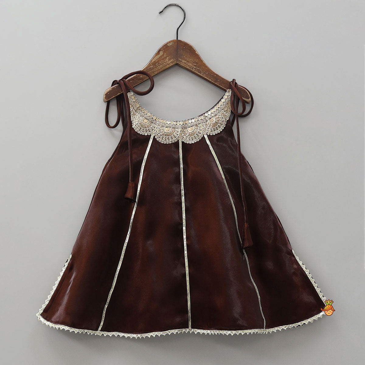 Sleeveless Sheen Kurti And Crushed Fabric Palazzo With Hair Tie