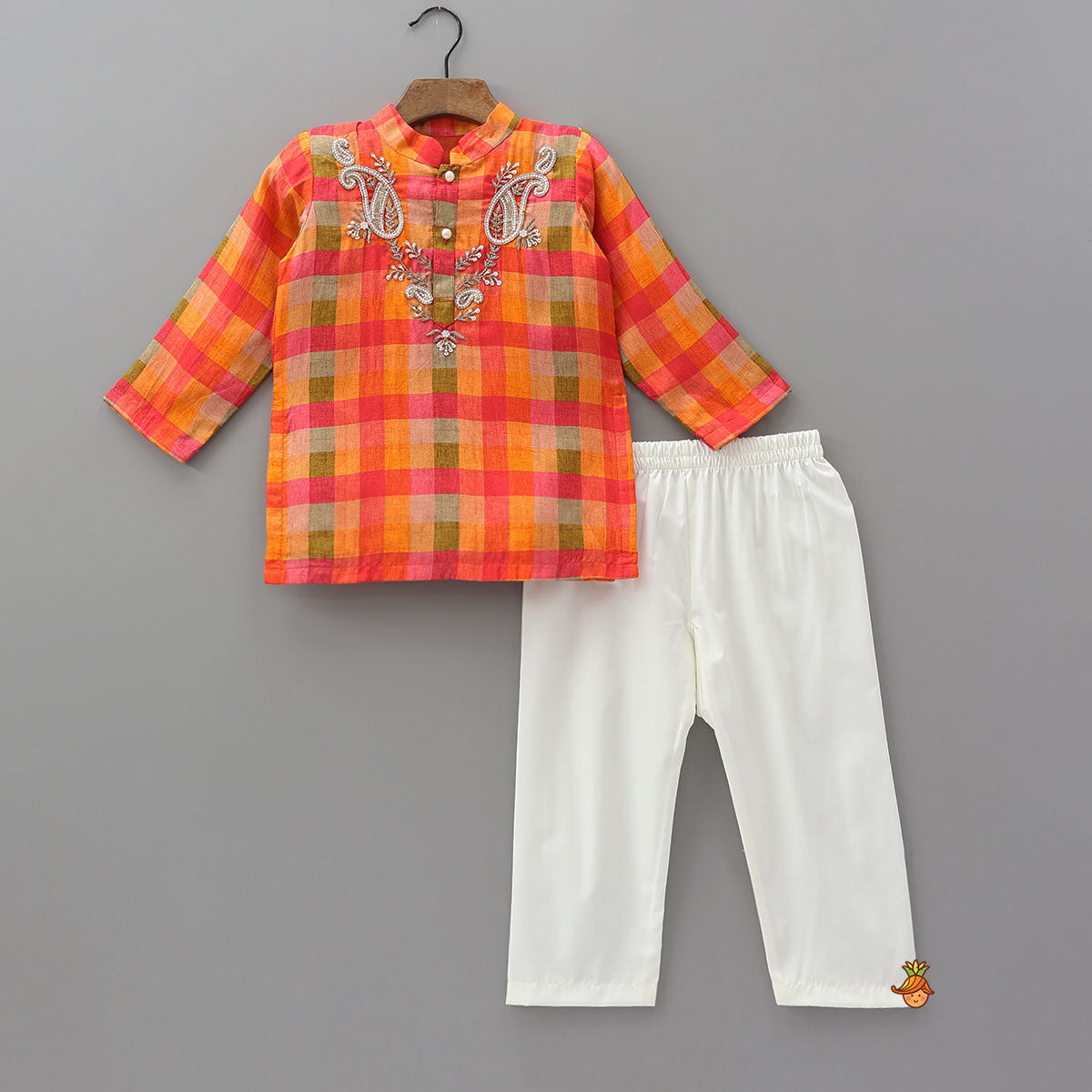 Pre Order: Paisley Zardozi Butti Embroidered Checked Kurta With Pyjama
