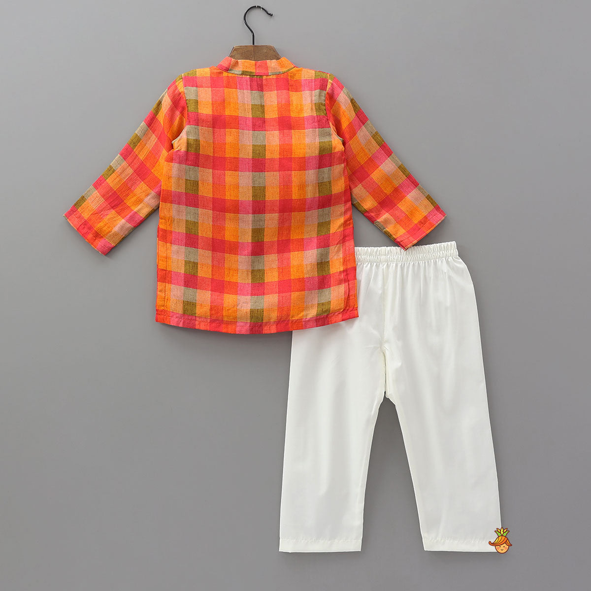 Pre Order: Paisley Zardozi Butti Embroidered Checked Kurta With Pyjama
