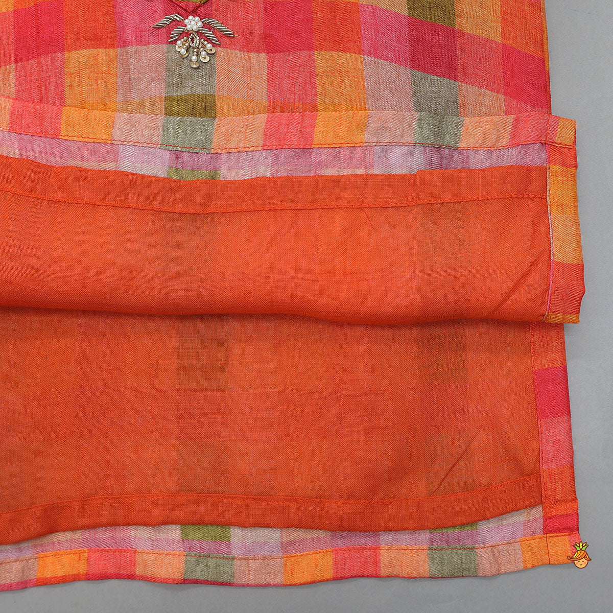 Pre Order: Paisley Zardozi Butti Embroidered Checked Kurta With Pyjama