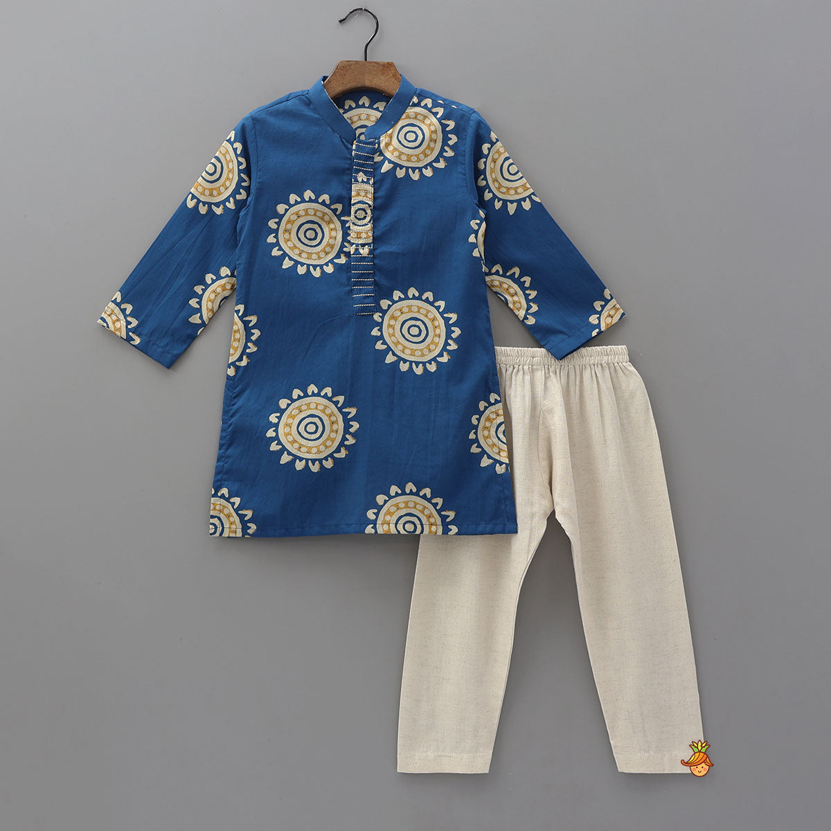 Pre Order: Soft Cotton Printed Ethnic Kurta With Open Jacket And Pyjama