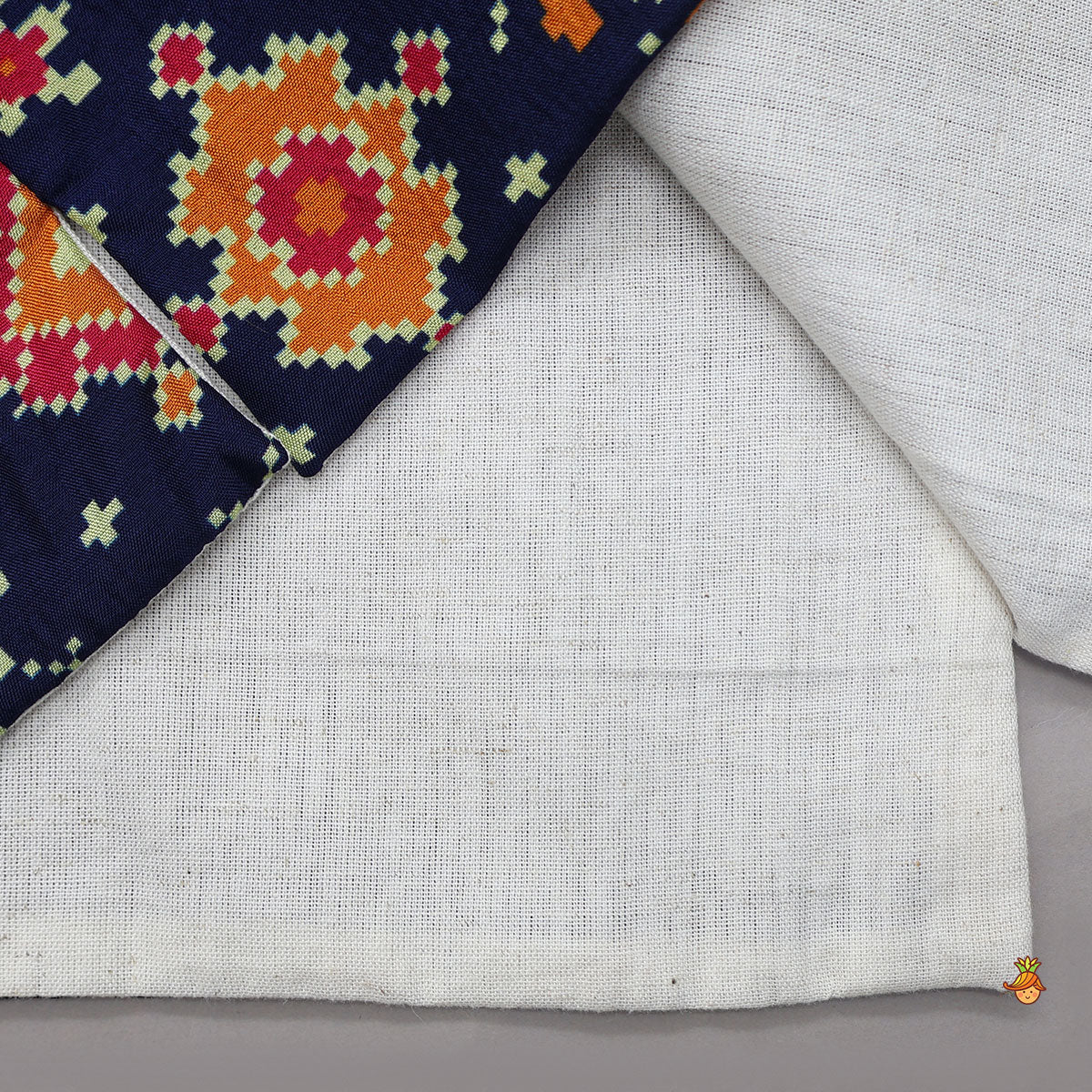 Pre Order: Geometric Printed Kurta With Open Jacket And Pyjama