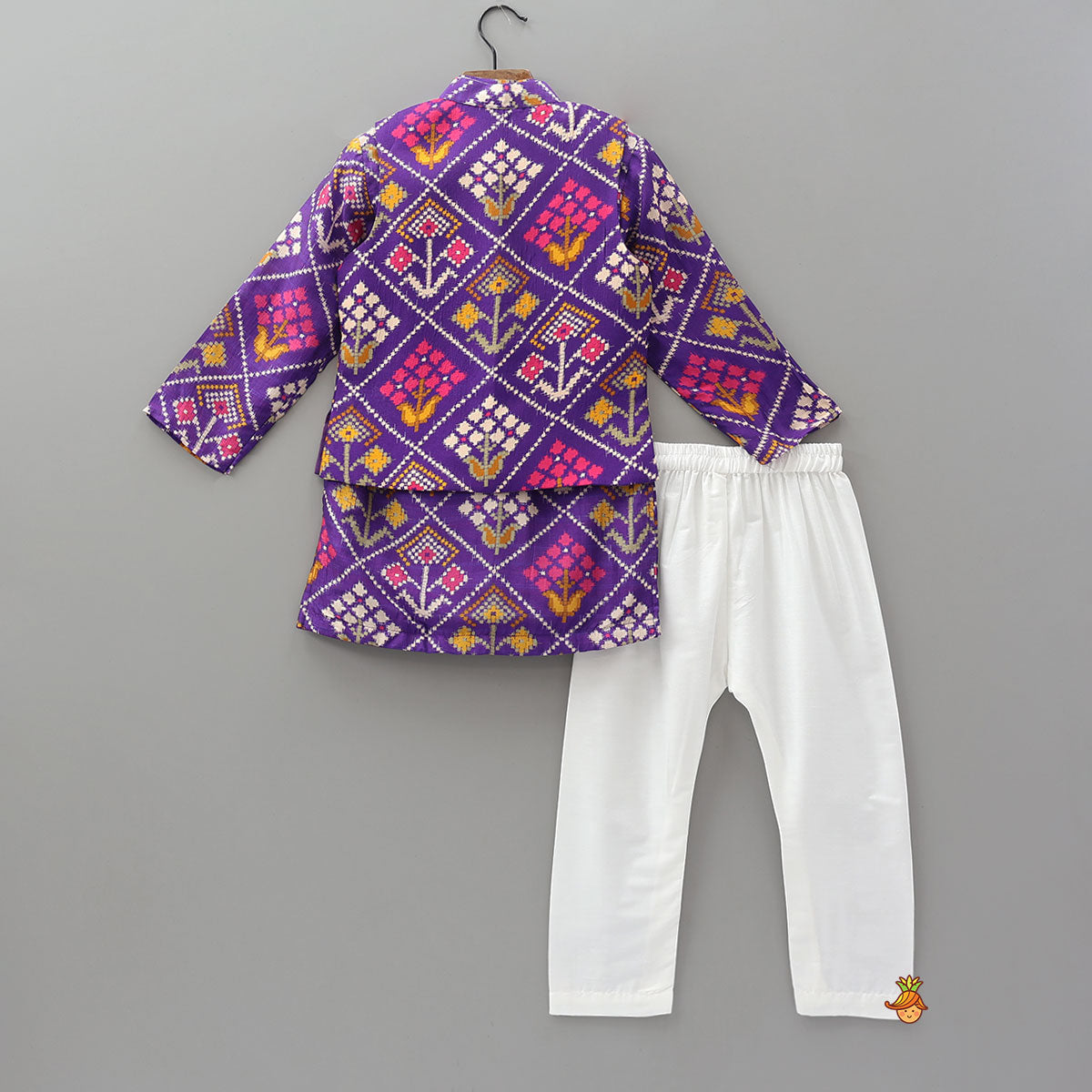 Pre Order: Floral Geometric Printed Kurta With Jacket And Pyjama