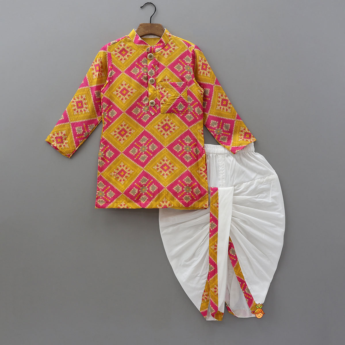 Pre Order: Geometric Printed Kurta And Dhoti