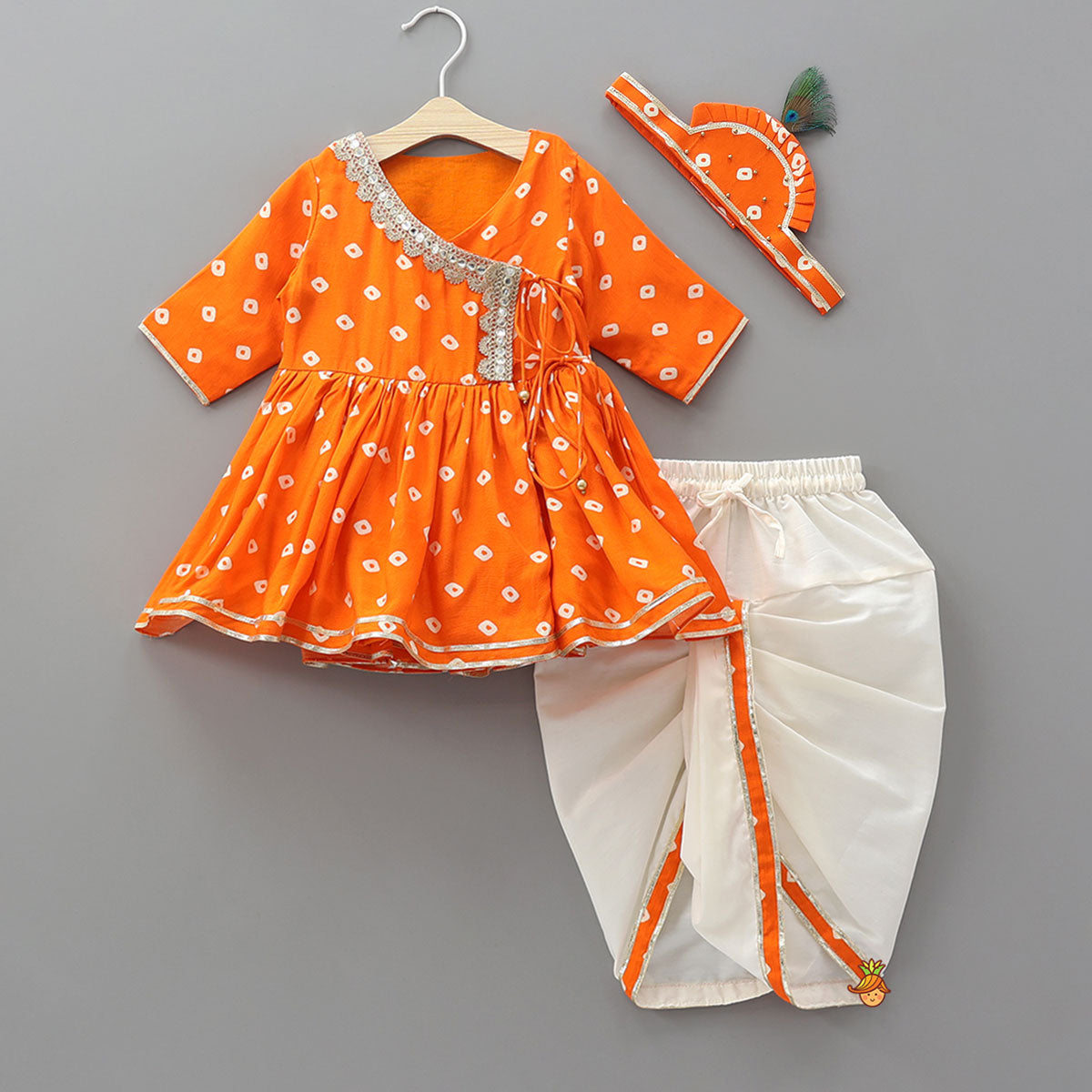 Pre Order: Bandhani Printed Angarkha And Dhoti With Mukut
