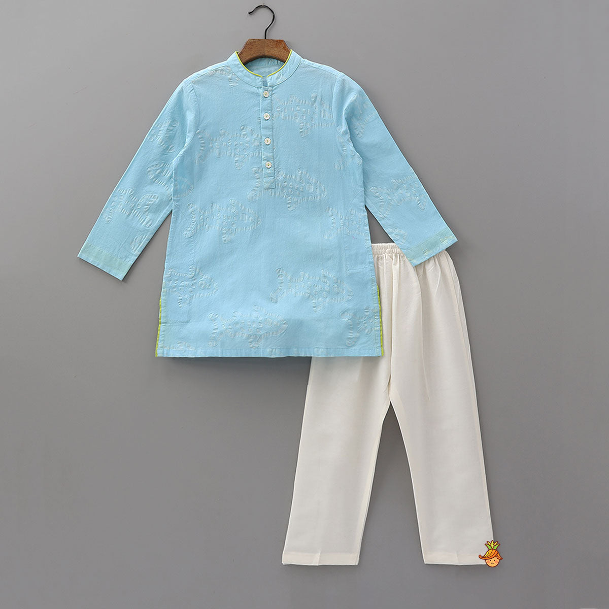 Pre Order: Embossed Pattern Kurta And Pyjama