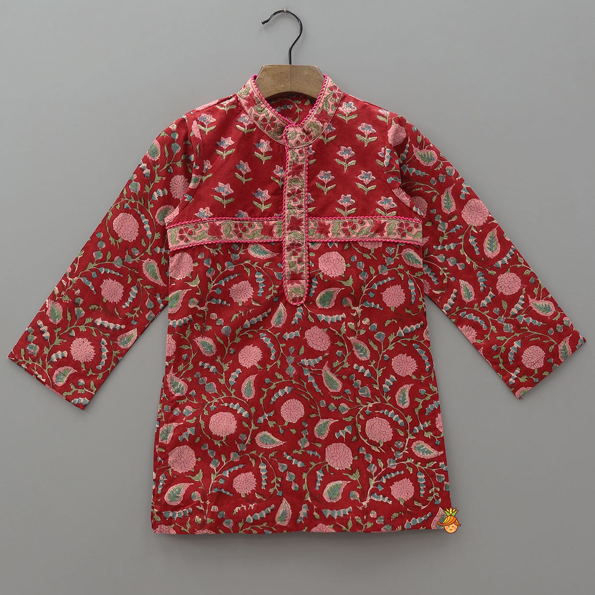 Pre Order: Floral Hand Block Printed Cotton Kurta With Pocket Detail Pyjama