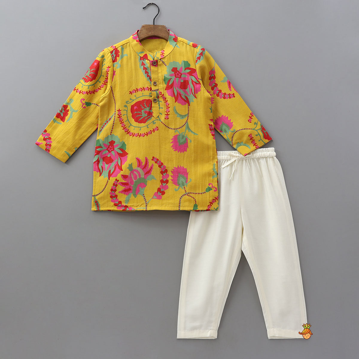 Pre Order: Festive Floral Printed Kurta With Pyjama
