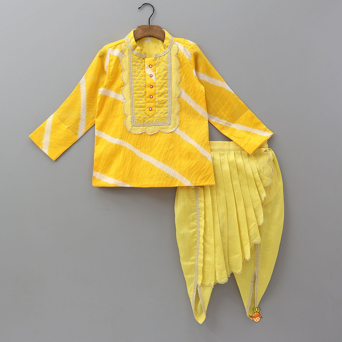 Pre Order: Scallop Designed Kurta And Pleated Dhoti With Mukut