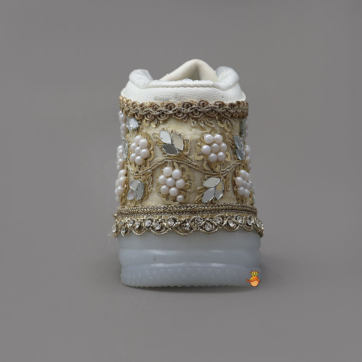 Fashionable Hand Embroidered Lace Shoes