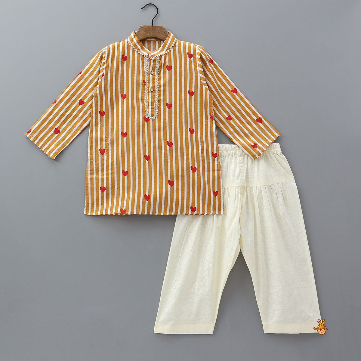 Pre Order: Heart Printed Striped Kurta With Pyjama