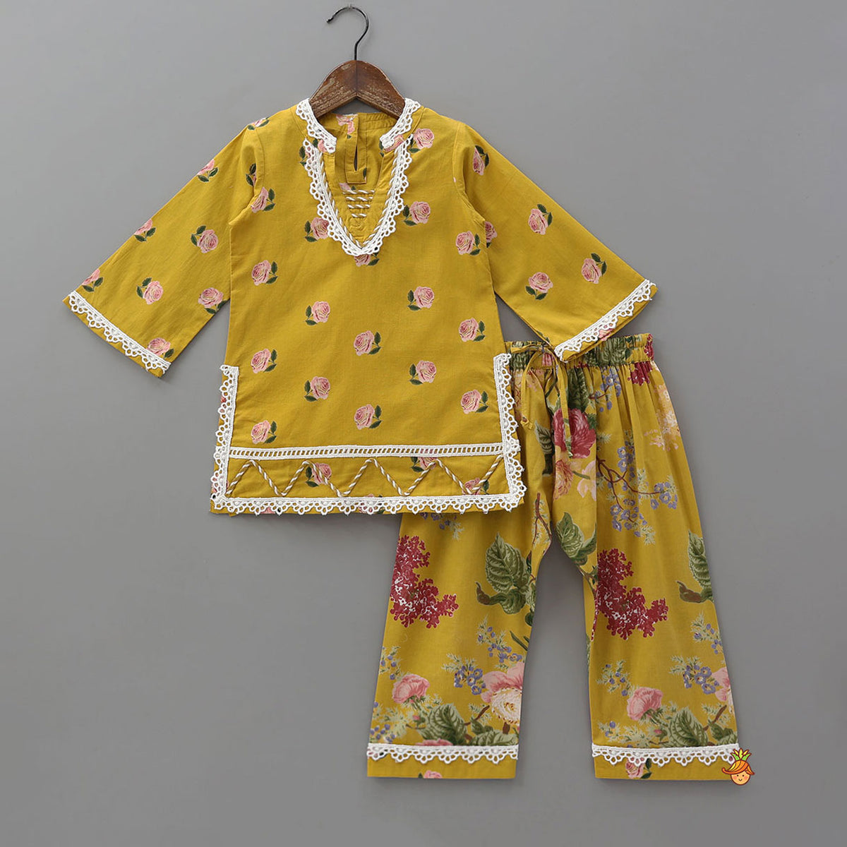 Hand Block Floral Printed Lace Detailed Kurti With Pant