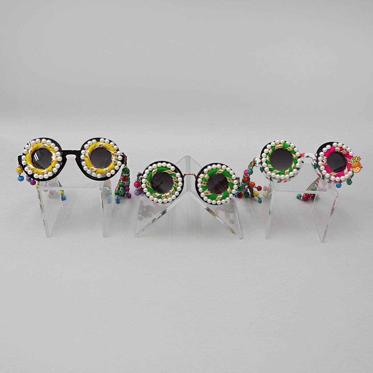 Single Pair Of Festive Navratri Sunglasses For 3+ Years