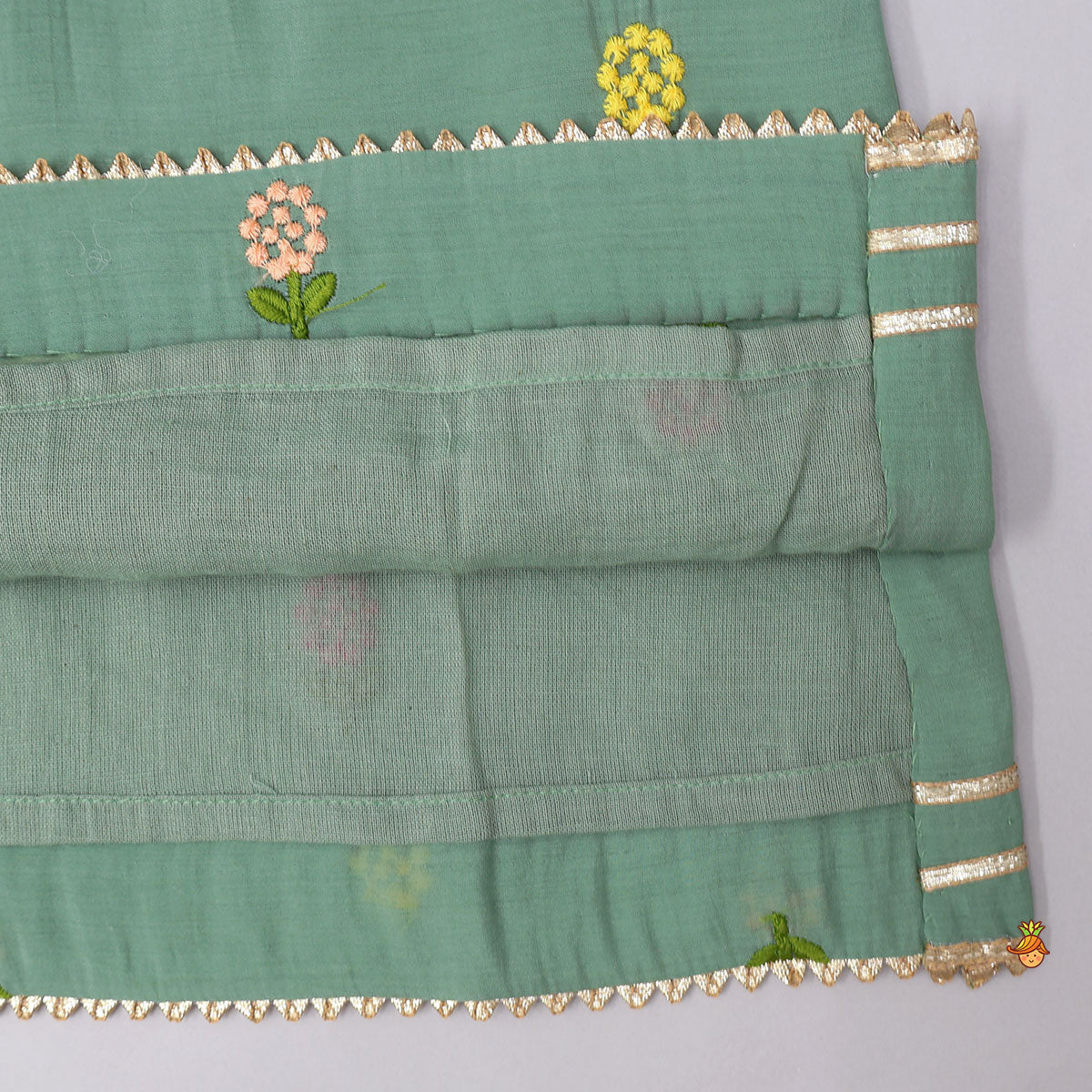 Pre Order: Potli Button Detailed Kurti And Pant With Dupatta