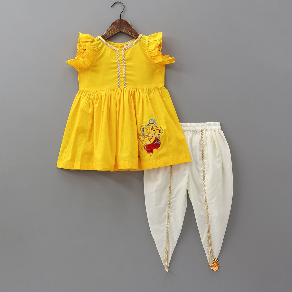 Ganesh Motif Embroidered Kurti And Dhoti