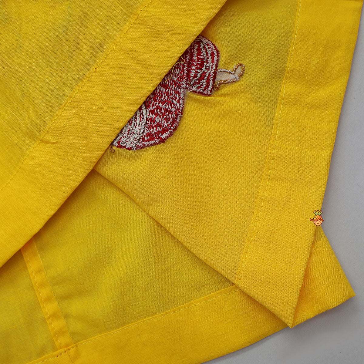 Ganesh Motif Embroidered Kurti And Dhoti