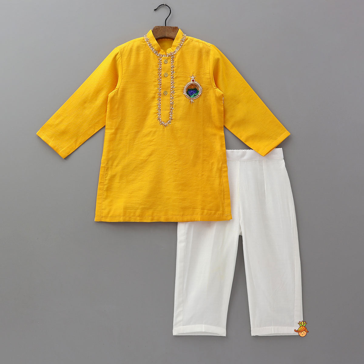 Pre Order: Patchwork Detailed Kurta With Pyjama