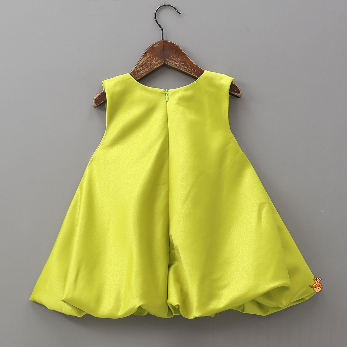 Elegant Bow Adorned Dress With Matching Gathered Hair Band