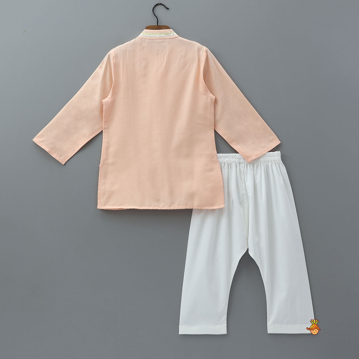 Pre Order: Elegant Front Placket Kurta And Pyjama