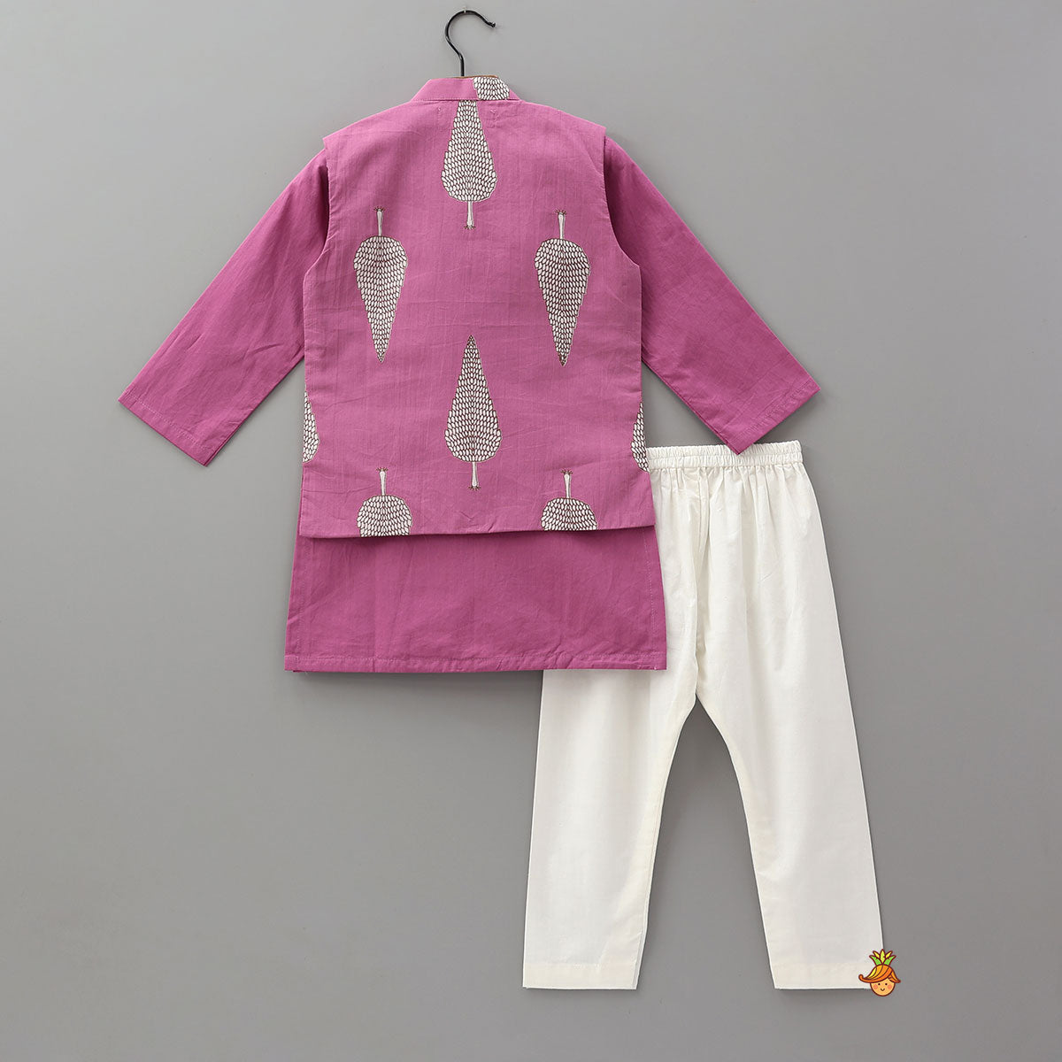 Pre Order: Pin Tuck Cotton Kurta With Pocket Detail Jacket And Pyjama