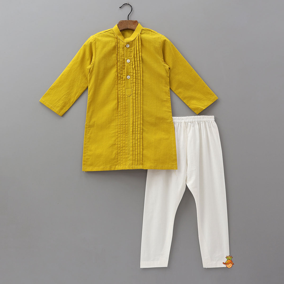Pre Order: Pin Tuck Cotton Ethnic Kurta With Pocket Detail Jacket And Pyjama