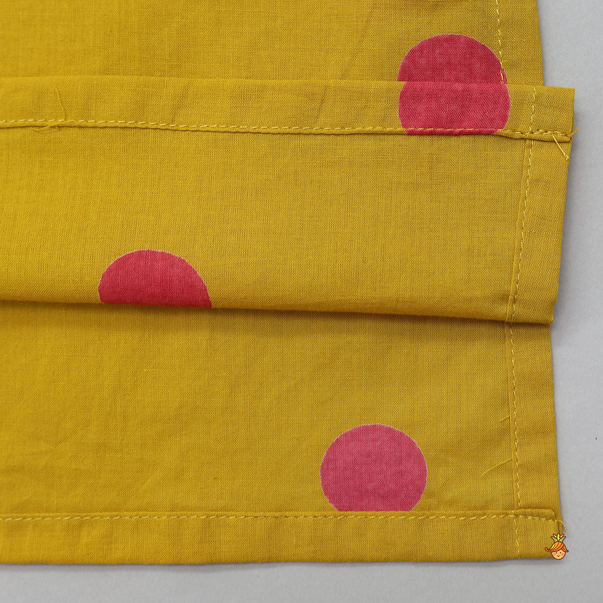 Pre Order: Polka Dot Printed Ethnic Kurta And Pyjama