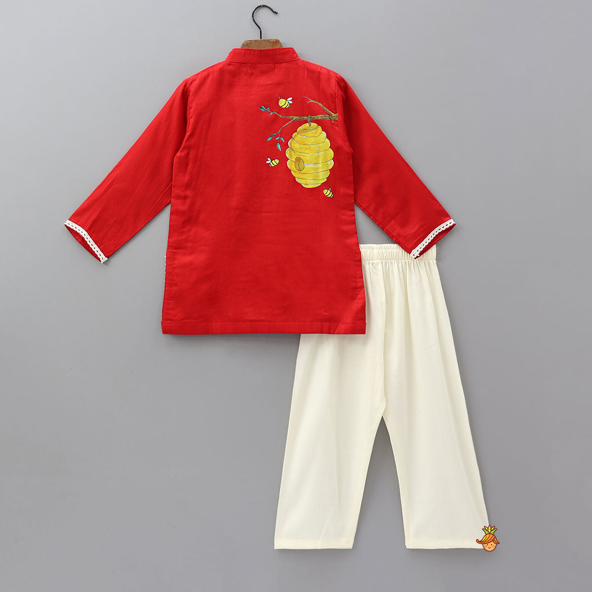 Pre Order: Honey Bee Printed Cotton Kurta And Pyjama